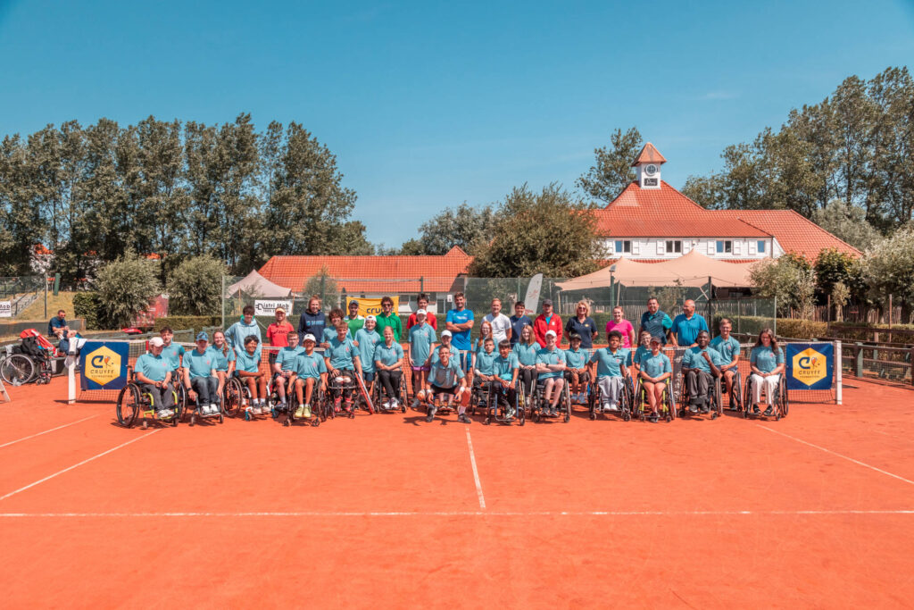 Alle deelnemers en mensen van de organisatie van het Cruyff Camp